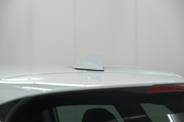 Renault Kadjar TCe 140 EDC Bose | Trekhaak | Panoramadak | Allseason Banden | Camera