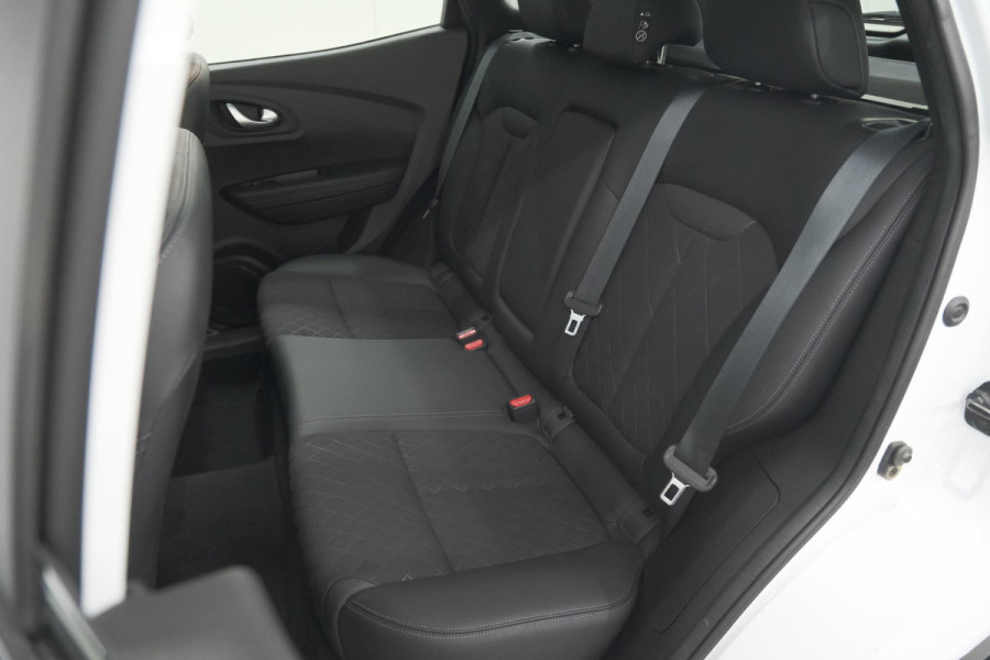 Renault Kadjar TCe 140 EDC Bose | Trekhaak | Panoramadak | Allseason Banden | Camera