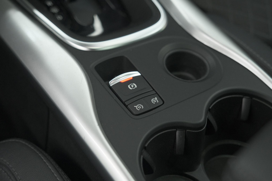 Renault Kadjar TCe 140 EDC Bose | Trekhaak | Panoramadak | Allseason Banden | Camera