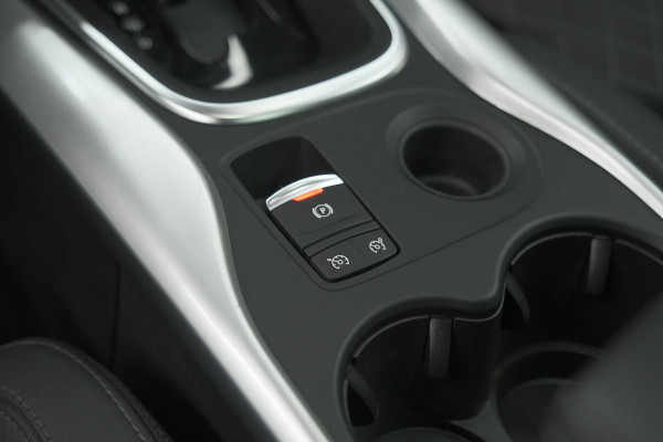 Renault Kadjar TCe 140 EDC Bose | Trekhaak | Panoramadak | Allseason Banden | Camera