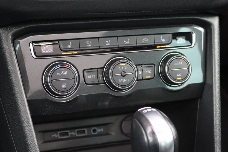 Volkswagen Tiguan 1.4 TSI ACT Comfortline Business R | Panoramadak | Trekhaak | Memory | Leder | Stoelverwarming | Surround Camera | Active-Lighting |