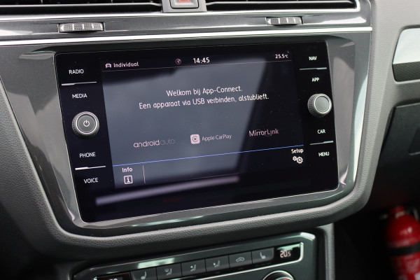Volkswagen Tiguan 1.4 TSI ACT Comfortline Business R | Panoramadak | Trekhaak | Memory | Leder | Stoelverwarming | Surround Camera | Active-Lighting |