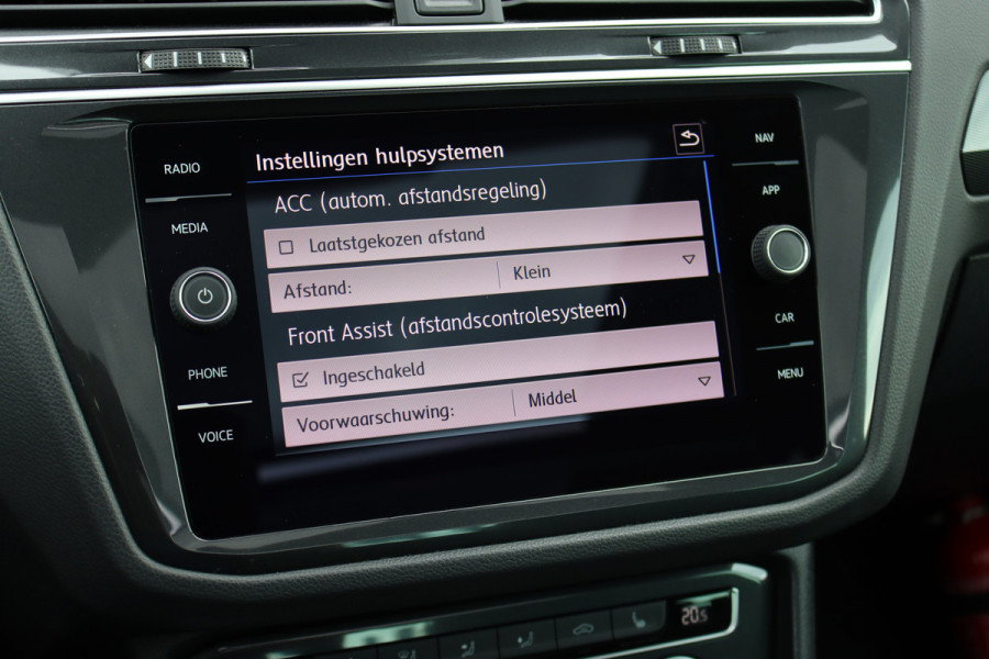 Volkswagen Tiguan 1.4 TSI ACT Comfortline Business R | Panoramadak | Trekhaak | Memory | Leder | Stoelverwarming | Surround Camera | Active-Lighting |