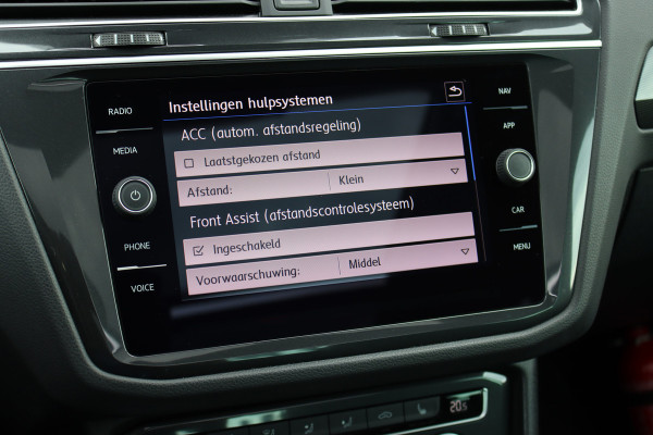 Volkswagen Tiguan 1.4 TSI ACT Comfortline Business R | Panoramadak | Trekhaak | Memory | Leder | Stoelverwarming | Surround Camera | Active-Lighting |