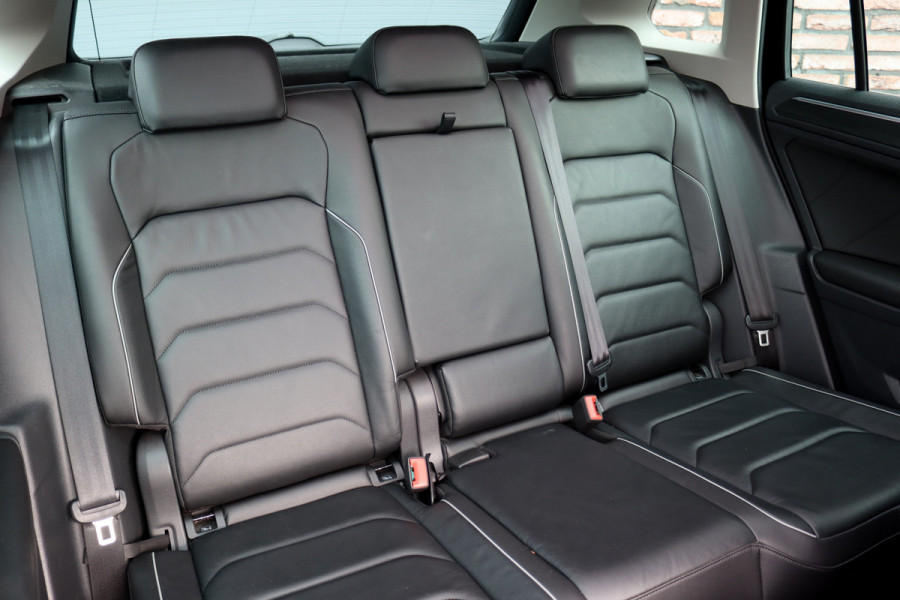 Volkswagen Tiguan 1.4 TSI ACT Comfortline Business R | Panoramadak | Trekhaak | Memory | Leder | Stoelverwarming | Surround Camera | Active-Lighting |