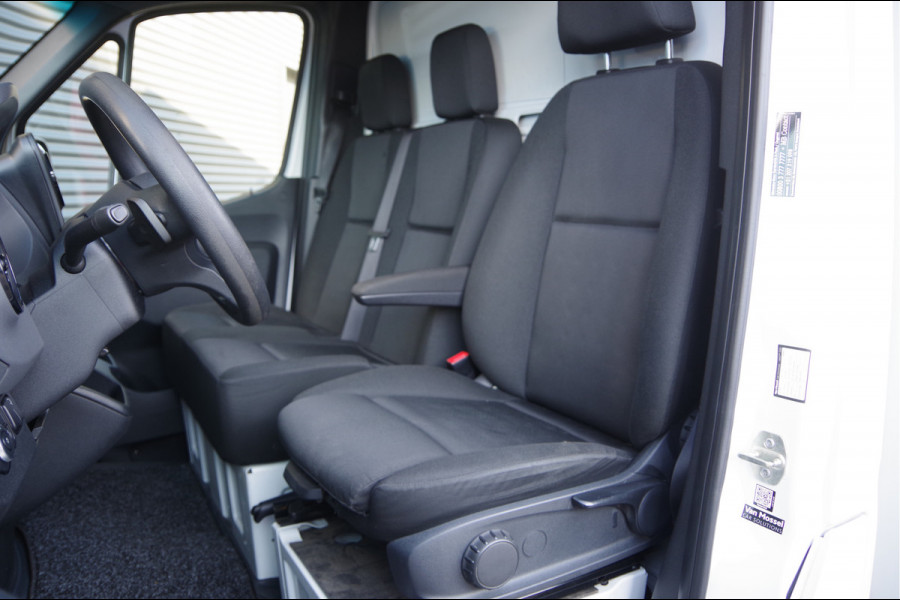 Mercedes-Benz Sprinter 516 2.2 CDI N1! DUBBELLUCHT BAKWAGEN, LAADKLEP, ZIJDEUR, AUT. 3-ZITS, 3.5T TREKHAAK, CLIMA, NAVI, CRUISE, MEUBELBAK. NL AUTO, NA