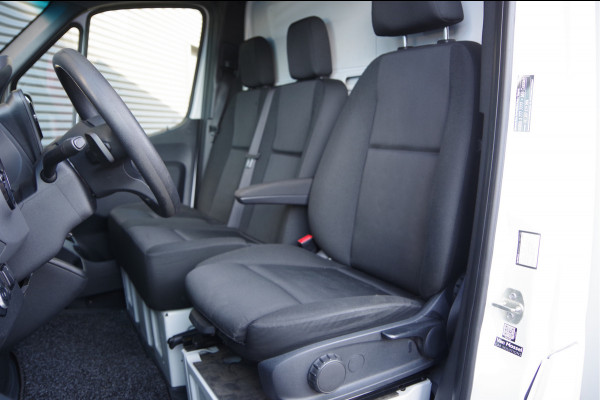 Mercedes-Benz Sprinter 516 2.2 CDI N1! DUBBELLUCHT BAKWAGEN, LAADKLEP, ZIJDEUR, AUT. 3-ZITS, 3.5T TREKHAAK, CLIMA, NAVI, CRUISE, MEUBELBAK. NL AUTO, NA