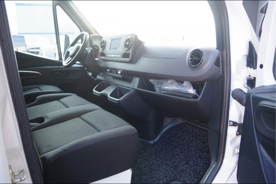 Mercedes-Benz Sprinter 516 2.2 CDI N1! DUBBELLUCHT BAKWAGEN, LAADKLEP, ZIJDEUR, AUT. 3-ZITS, 3.5T TREKHAAK, CLIMA, NAVI, CRUISE, MEUBELBAK. NL AUTO, NA