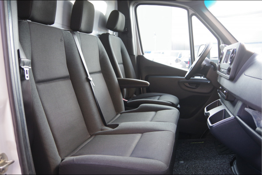 Mercedes-Benz Sprinter 516 2.2 CDI N1! DUBBELLUCHT BAKWAGEN, LAADKLEP, ZIJDEUR, AUT. 3-ZITS, 3.5T TREKHAAK, CLIMA, NAVI, CRUISE, MEUBELBAK. NL AUTO, NA