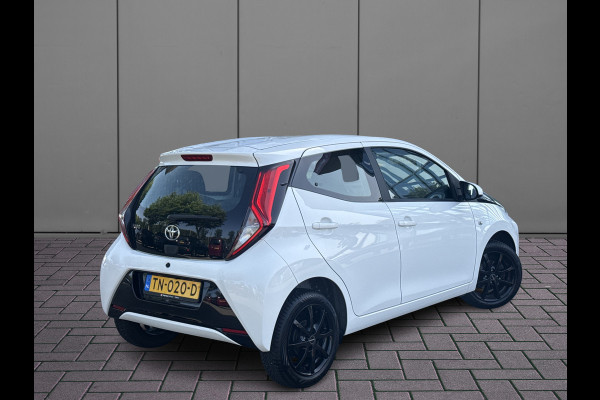 Toyota Aygo 1.0 VVT-i x-play | Cruisec. | Camera | Airco | Carplay | Sportvelgen