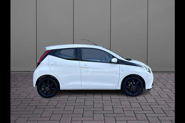 Toyota Aygo 1.0 VVT-i x-play | Cruisec. | Camera | Airco | Carplay | Sportvelgen