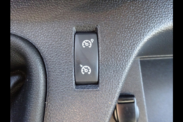 Renault Master T35 2.3 dCi 135 L2H2 Comfort Groot NAVI AIRCO TREKHAAK ZEER NETJES