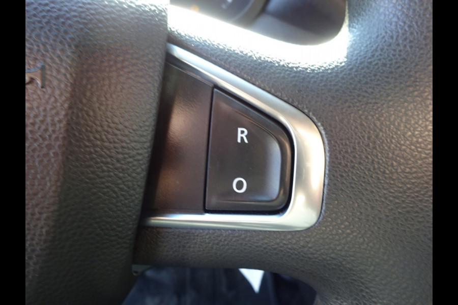 Renault Master T35 2.3 dCi 135 L2H2 Comfort Groot NAVI AIRCO TREKHAAK ZEER NETJES
