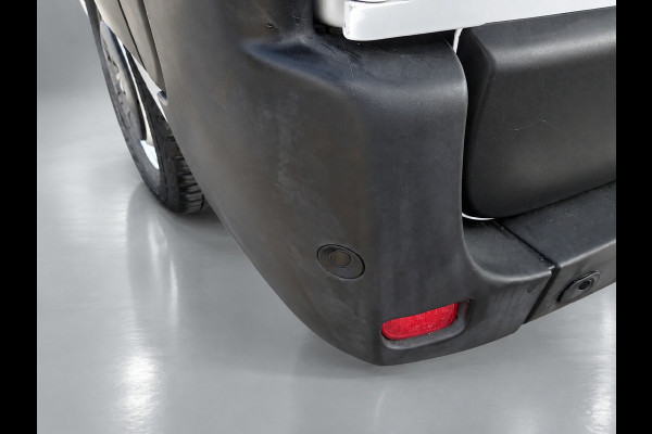 Renault Master T35 2.3 dCi 135 L2H2 Comfort Groot NAVI AIRCO TREKHAAK ZEER NETJES