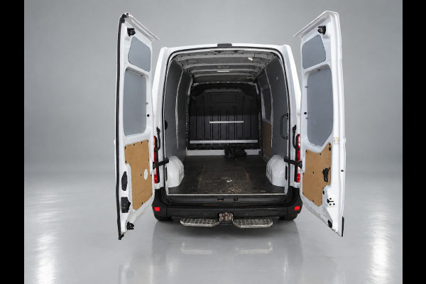 Renault Master T35 2.3 dCi 135 L2H2 Comfort Groot NAVI AIRCO TREKHAAK ZEER NETJES