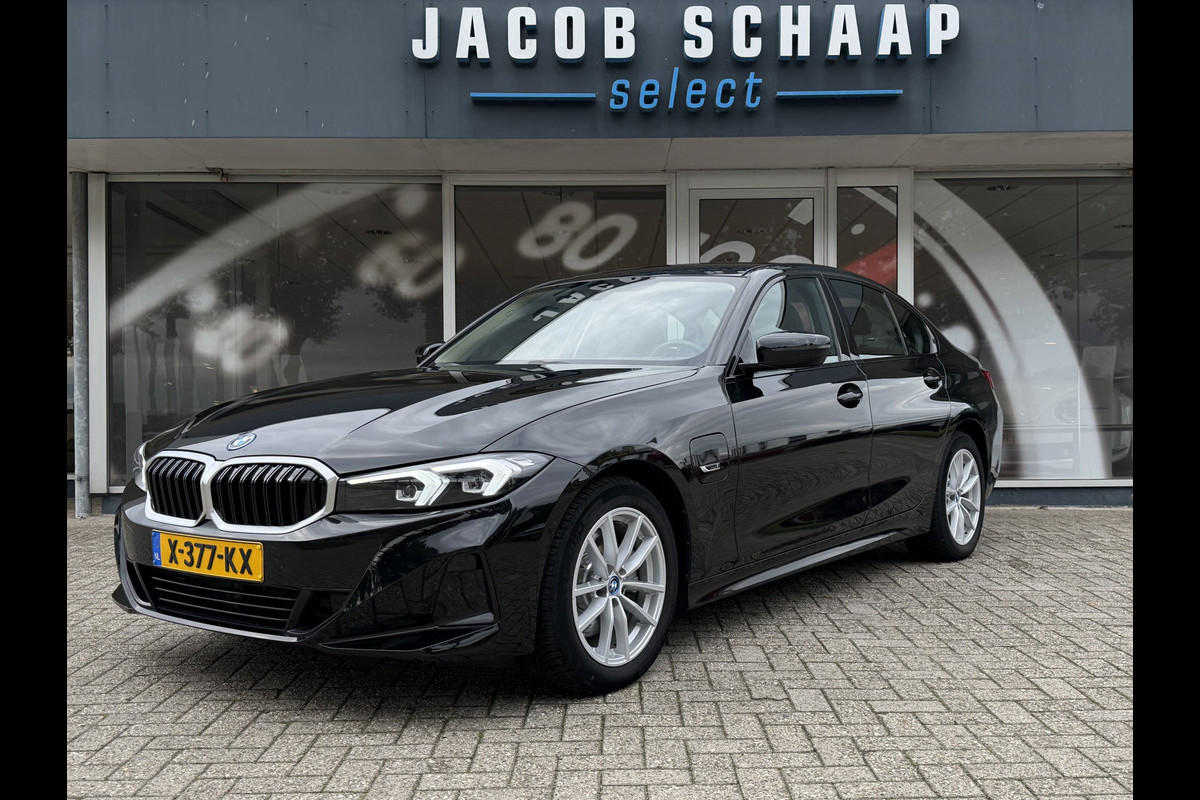 BMW 3-serie 320e PHEV / Camera / Leder / Carplay / Sensoren / Cruise /
