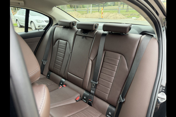 BMW 3-serie 320e PHEV / Camera / Leder / Carplay / Sensoren / Cruise /