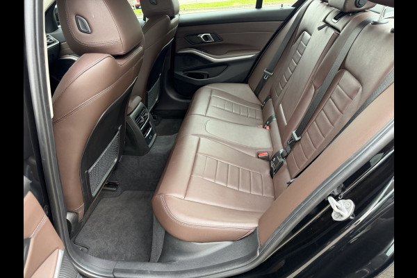 BMW 3-serie 320e PHEV / Camera / Leder / Carplay / Sensoren / Cruise /