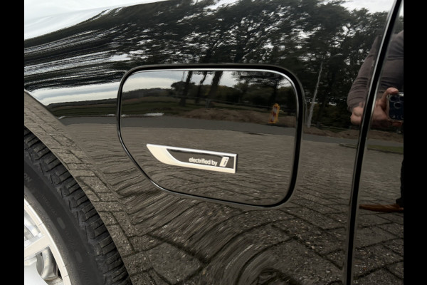 BMW 3-serie 320e PHEV / Camera / Leder / Carplay / Sensoren / Cruise /