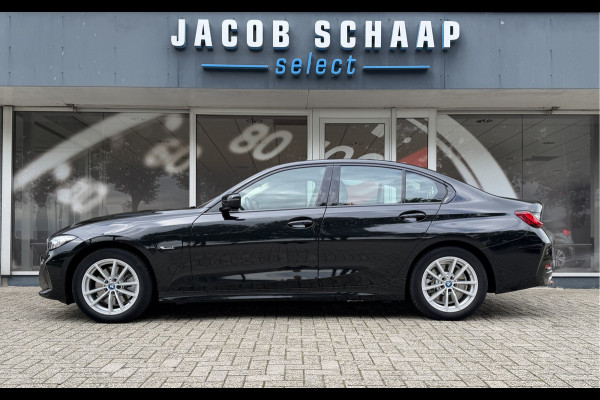 BMW 3-serie 320e PHEV / Camera / Leder / Carplay / Sensoren / Cruise /