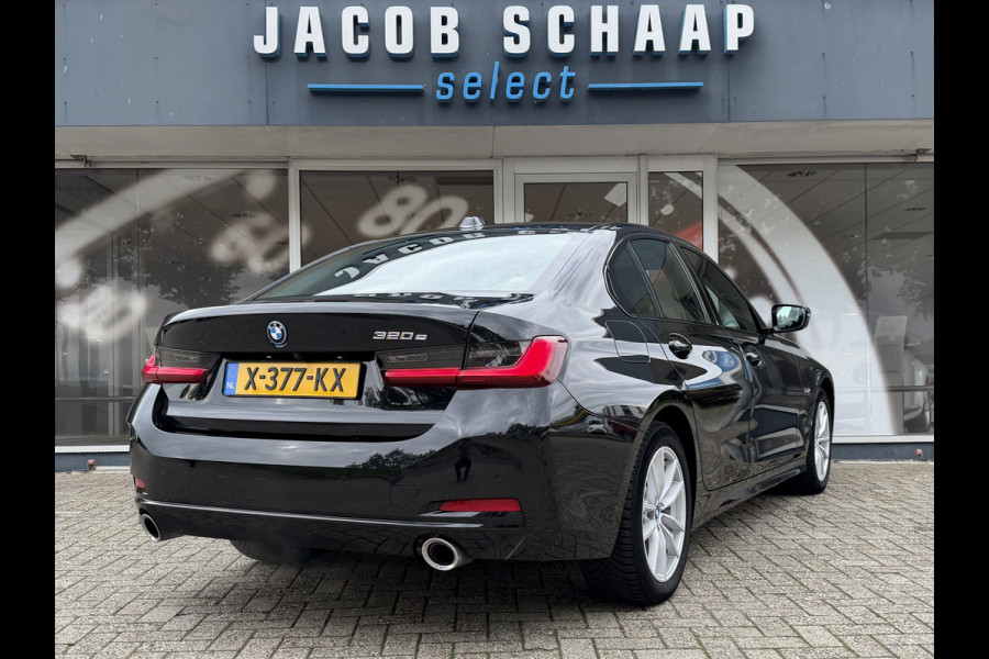 BMW 3-serie 320e PHEV / Camera / Leder / Carplay / Sensoren / Cruise /