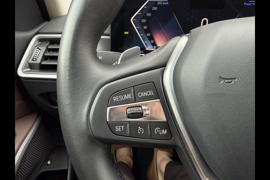 BMW 3-serie 320e PHEV / Camera / Leder / Carplay / Sensoren / Cruise /