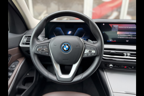 BMW 3-serie 320e PHEV / Camera / Leder / Carplay / Sensoren / Cruise /