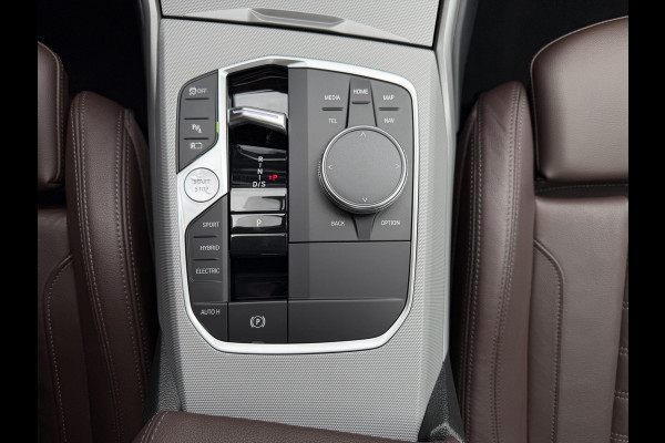 BMW 3-serie 320e PHEV / Camera / Leder / Carplay / Sensoren / Cruise /