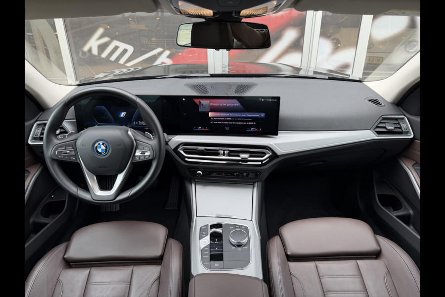 BMW 3-serie 320e PHEV / Camera / Leder / Carplay / Sensoren / Cruise /