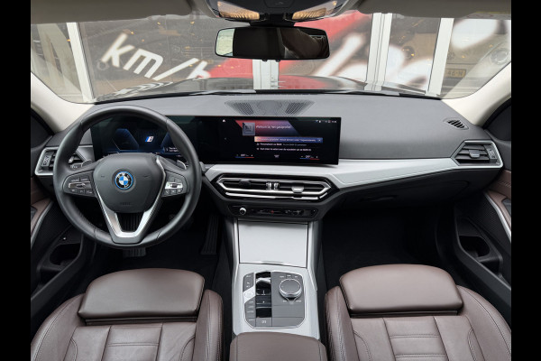 BMW 3-serie 320e PHEV / Camera / Leder / Carplay / Sensoren / Cruise /