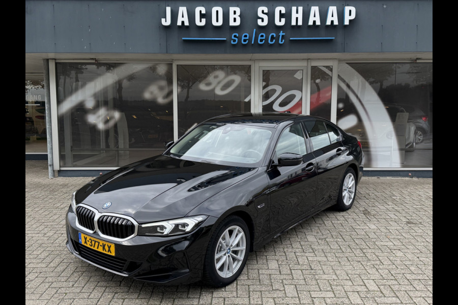 BMW 3-serie 320e PHEV / Camera / Leder / Carplay / Sensoren / Cruise /