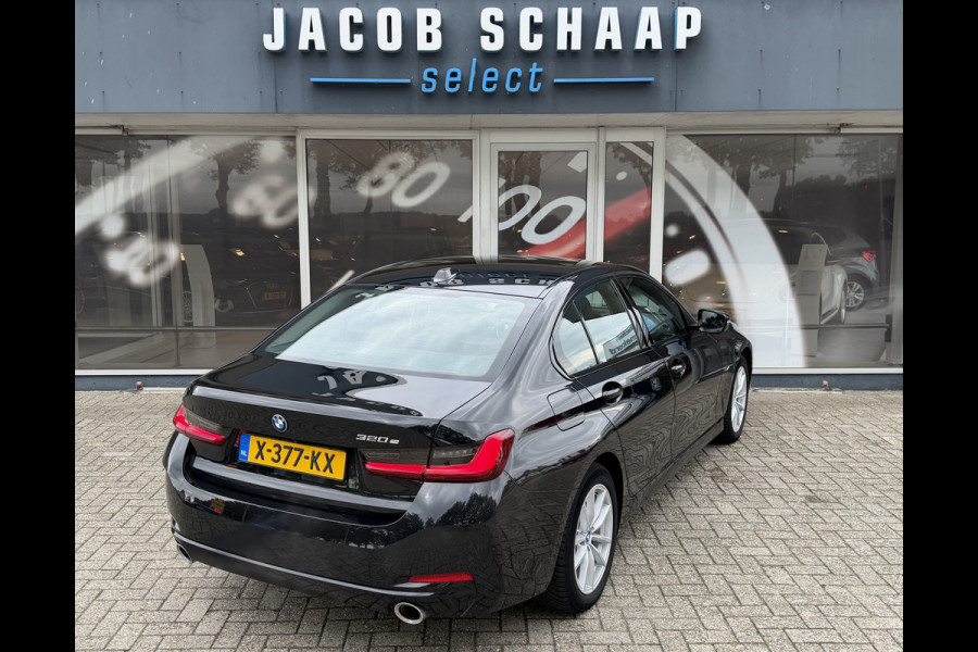 BMW 3-serie 320e PHEV / Camera / Leder / Carplay / Sensoren / Cruise /