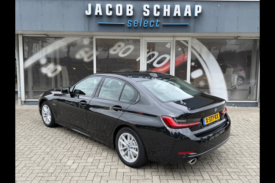 BMW 3-serie 320e PHEV / Camera / Leder / Carplay / Sensoren / Cruise /