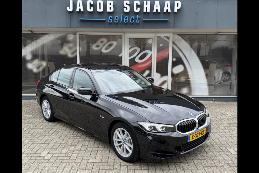 BMW 3-serie 320e PHEV / Camera / Leder / Carplay / Sensoren / Cruise /