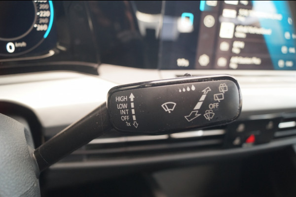 Volkswagen Golf 1.0 TSI 110pk Life -ECC-PDC-CARPLAY-ACC-