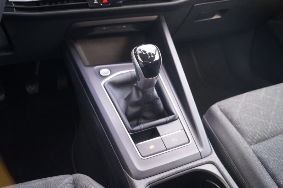 Volkswagen Golf 1.0 TSI 110pk Life -ECC-PDC-CARPLAY-ACC-