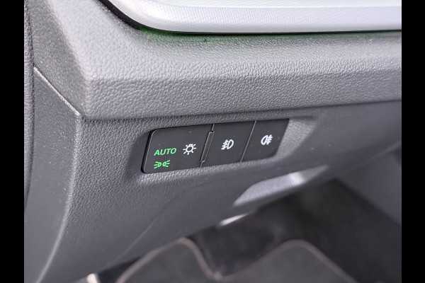Škoda Octavia Combi 1.0 e-TSI Automaat Sportstoelen Adap.Cruise Navi Stuurverwarming Virtual Cockpit Ecc Pdc Apple Carplay/Android Auto Sport  Travel-pakket Led P-Assist Lane Assist Isofix Keyless-go 1e Eigenaar Origineel Nederlandse Auto