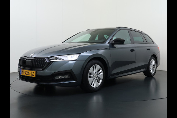 Škoda Octavia Combi 1.0 e-TSI Automaat Sportstoelen Adap.Cruise Navi Stuurverwarming Virtual Cockpit Ecc Pdc Apple Carplay/Android Auto Sport  Travel-pakket Led P-Assist Lane Assist Isofix Keyless-go 1e Eigenaar Origineel Nederlandse Auto