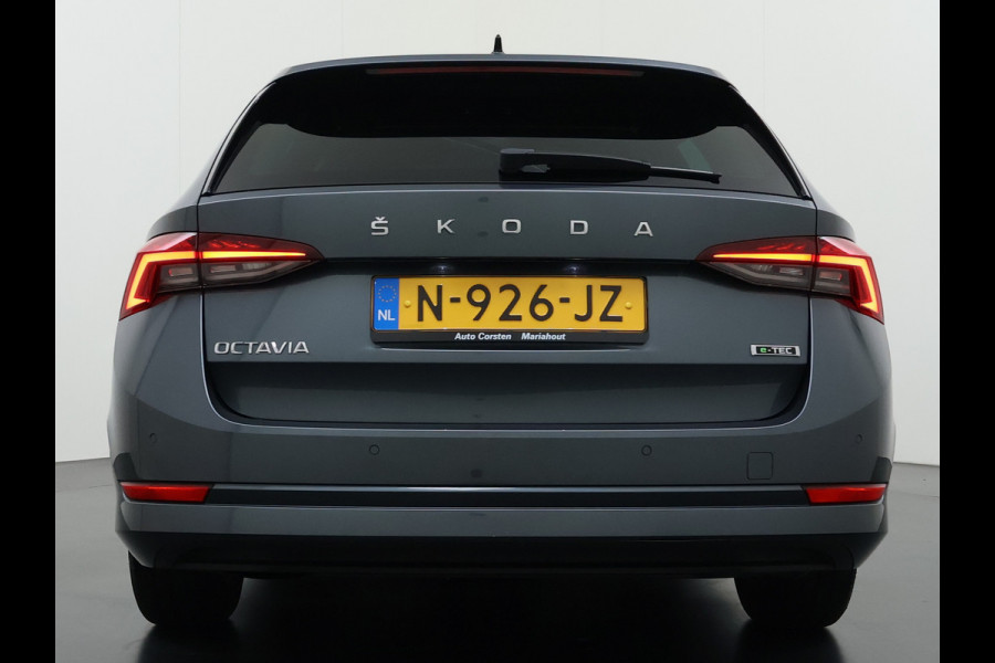 Škoda Octavia Combi 1.0 e-TSI Automaat Sportstoelen Adap.Cruise Navi Stuurverwarming Virtual Cockpit Ecc Pdc Apple Carplay/Android Auto Sport  Travel-pakket Led P-Assist Lane Assist Isofix Keyless-go 1e Eigenaar Origineel Nederlandse Auto