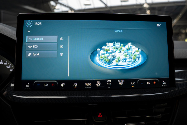 Ford FOCUS Wagon 1.0 EcoB Hybrid ST Line Navi Camera Climate PDC LED Zwarte hemelbekleding LM velgen