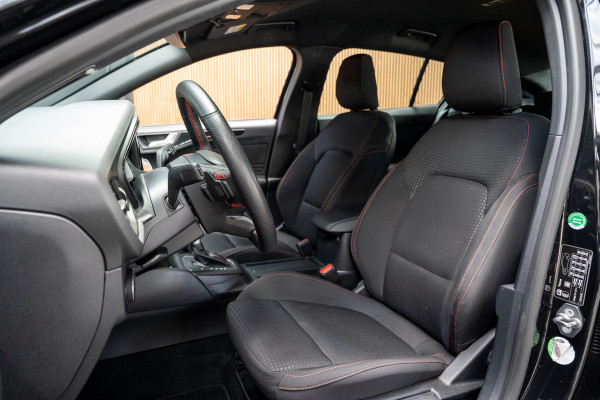 Ford FOCUS Wagon 1.0 EcoB Hybrid ST Line Navi Camera Climate PDC LED Zwarte hemelbekleding LM velgen