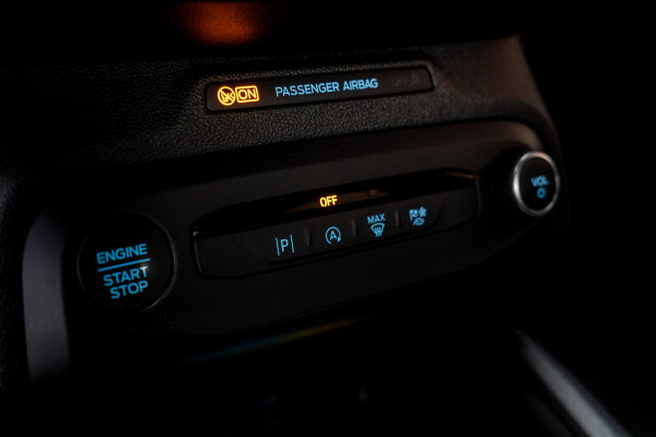 Ford FOCUS Wagon 1.0 EcoB Hybrid ST Line Navi Camera Climate PDC LED Zwarte hemelbekleding LM velgen