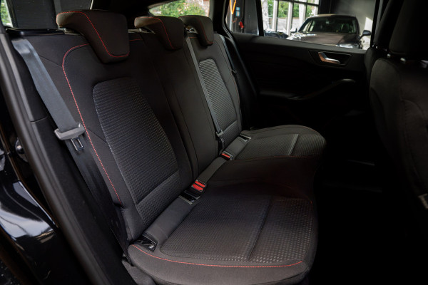 Ford FOCUS Wagon 1.0 EcoB Hybrid ST Line Navi Camera Climate PDC LED Zwarte hemelbekleding LM velgen