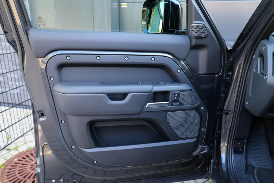 Land Rover Defender 110 2.0 P400e 110 X | BTW! | PANO | MERIDIAN SURROUND | STOELKOELING | 360 | KOELBOX | MEMORY | STUURVERW | NAP |