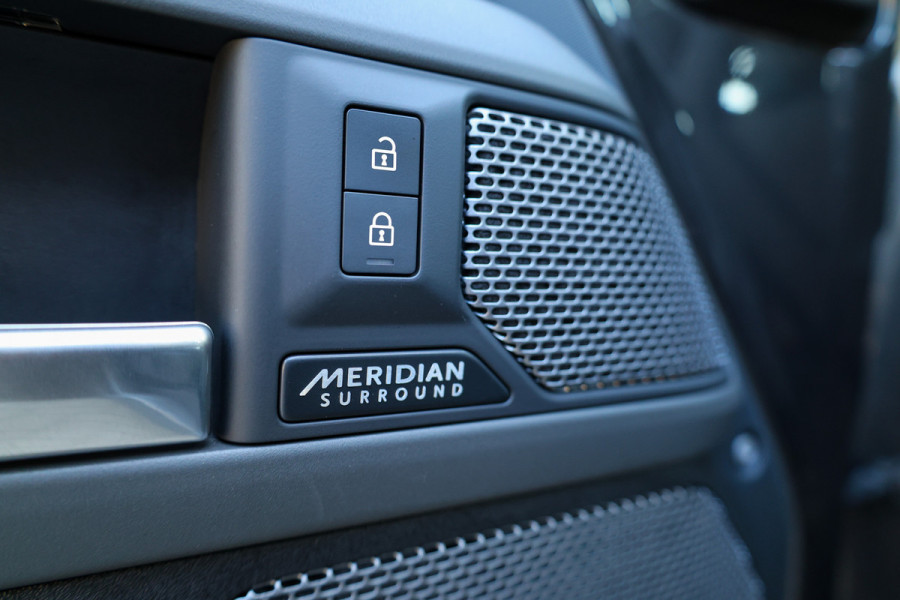 Land Rover Defender 110 2.0 P400e 110 X | BTW! | PANO | MERIDIAN SURROUND | STOELKOELING | 360 | KOELBOX | MEMORY | STUURVERW | NAP |