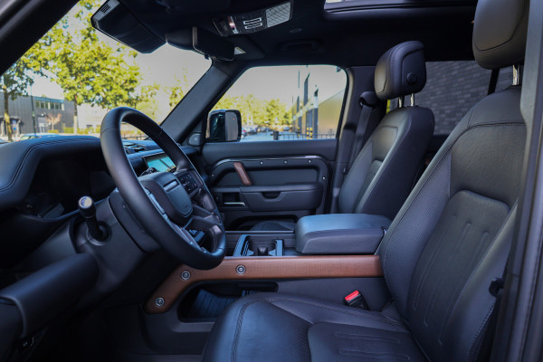 Land Rover Defender 110 2.0 P400e 110 X | BTW! | PANO | MERIDIAN SURROUND | STOELKOELING | 360 | KOELBOX | MEMORY | STUURVERW | NAP |