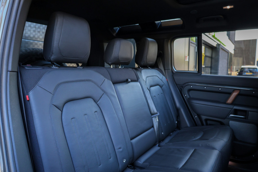 Land Rover Defender 110 2.0 P400e 110 X | BTW! | PANO | MERIDIAN SURROUND | STOELKOELING | 360 | KOELBOX | MEMORY | STUURVERW | NAP |