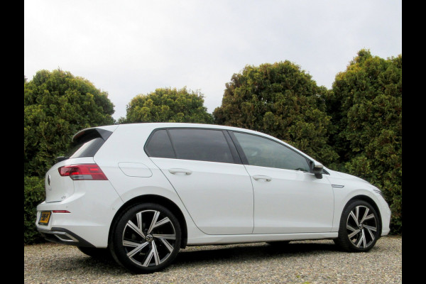 Volkswagen Golf 1.5 eTSI Style Automaat * Led * Camera *