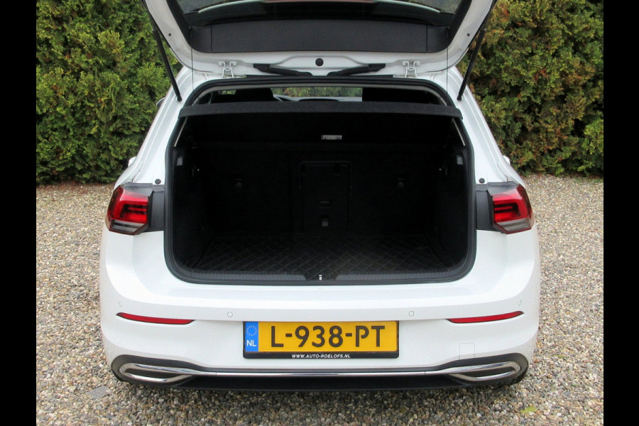 Volkswagen Golf 1.5 eTSI Style Automaat * Led * Camera *