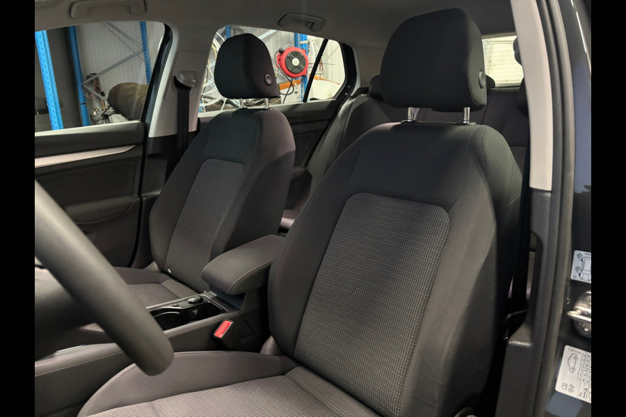 Volkswagen Golf 1.0 TSI Golf Clima | ACC | Carplay | Nederlandse auto